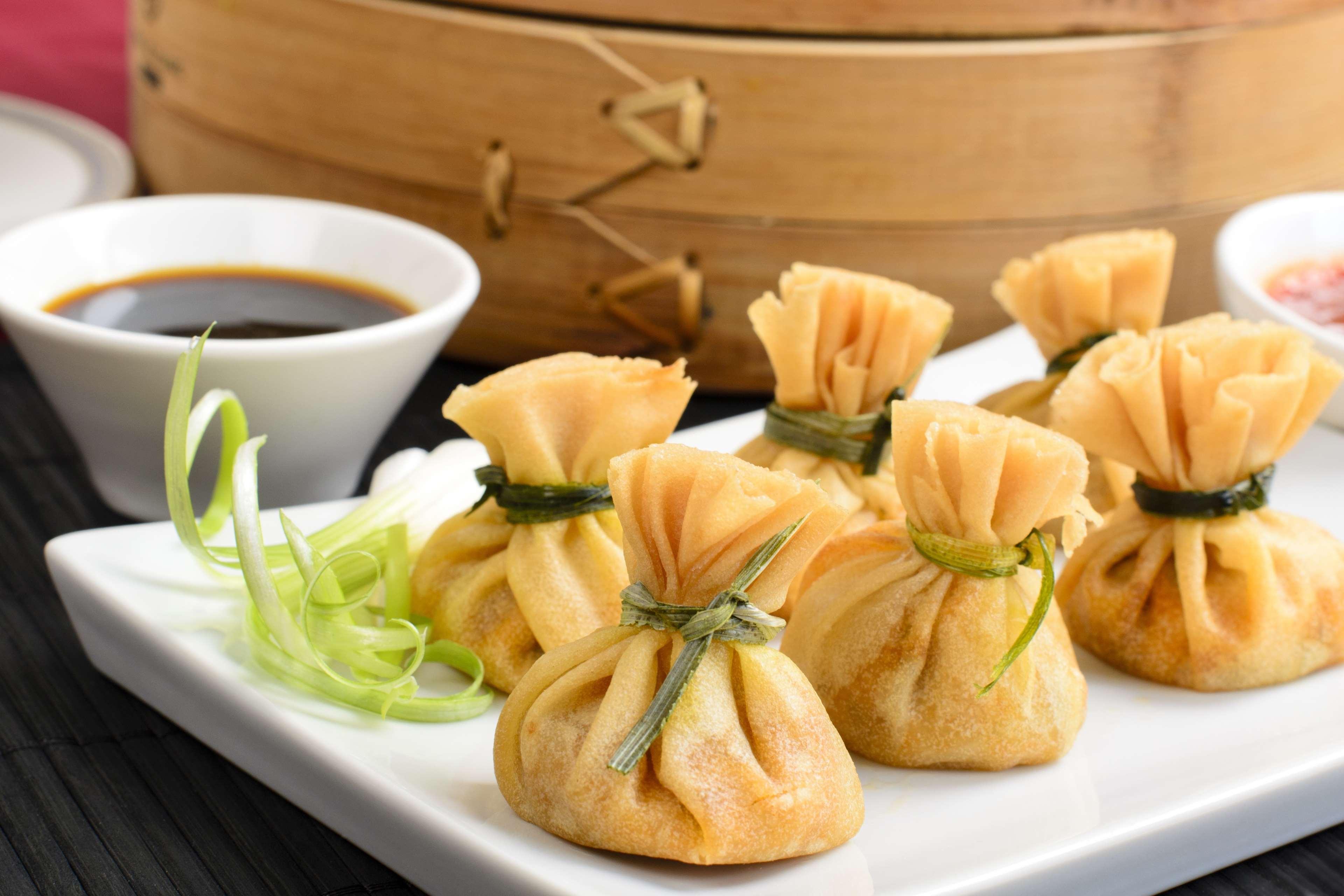 Hilton Mumbai International Airport Hotel Exterior foto A plate of wanton