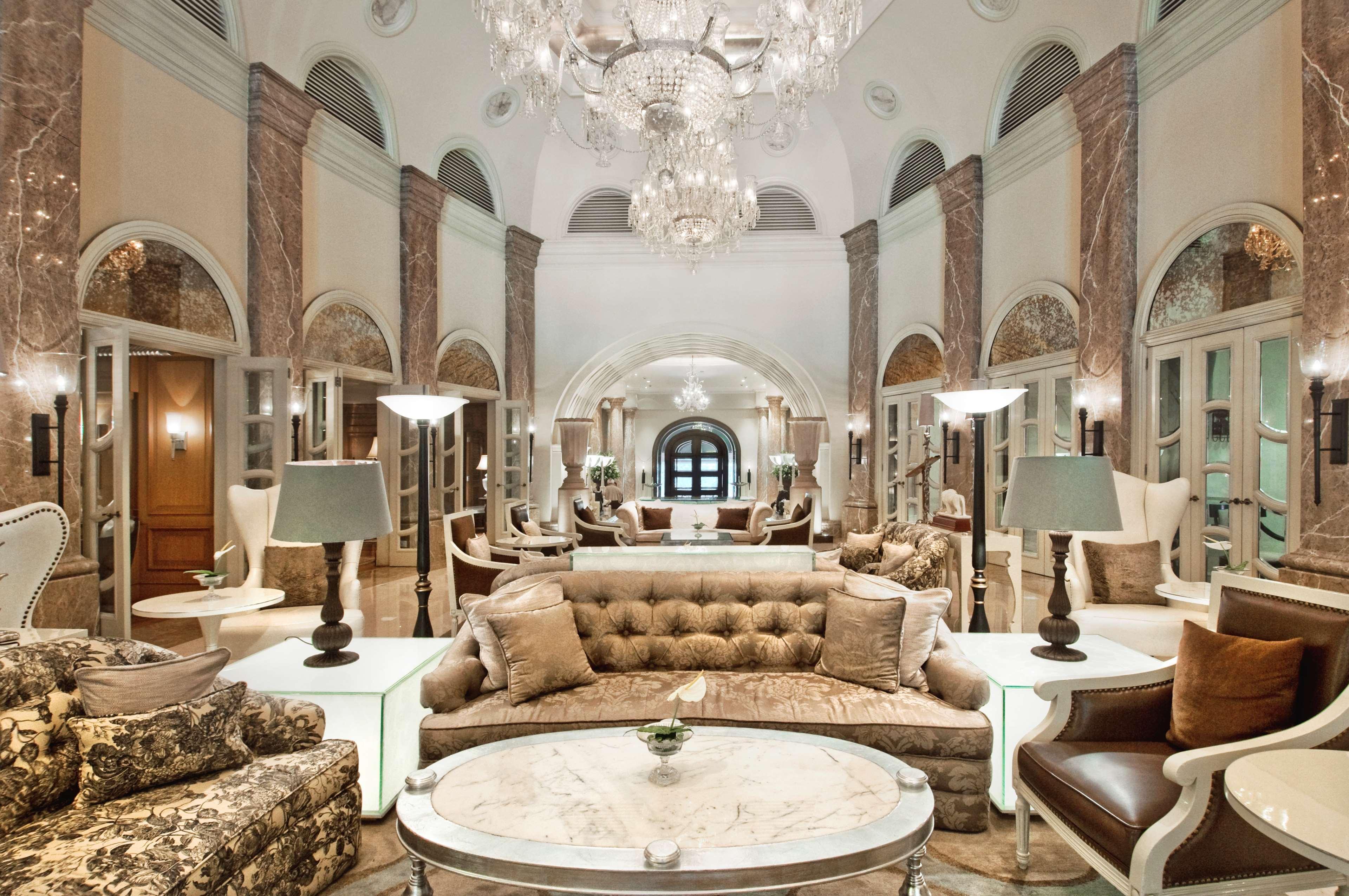 Hilton Mumbai International Airport Hotel Interior foto The lobby of the Four Seasons Hotel