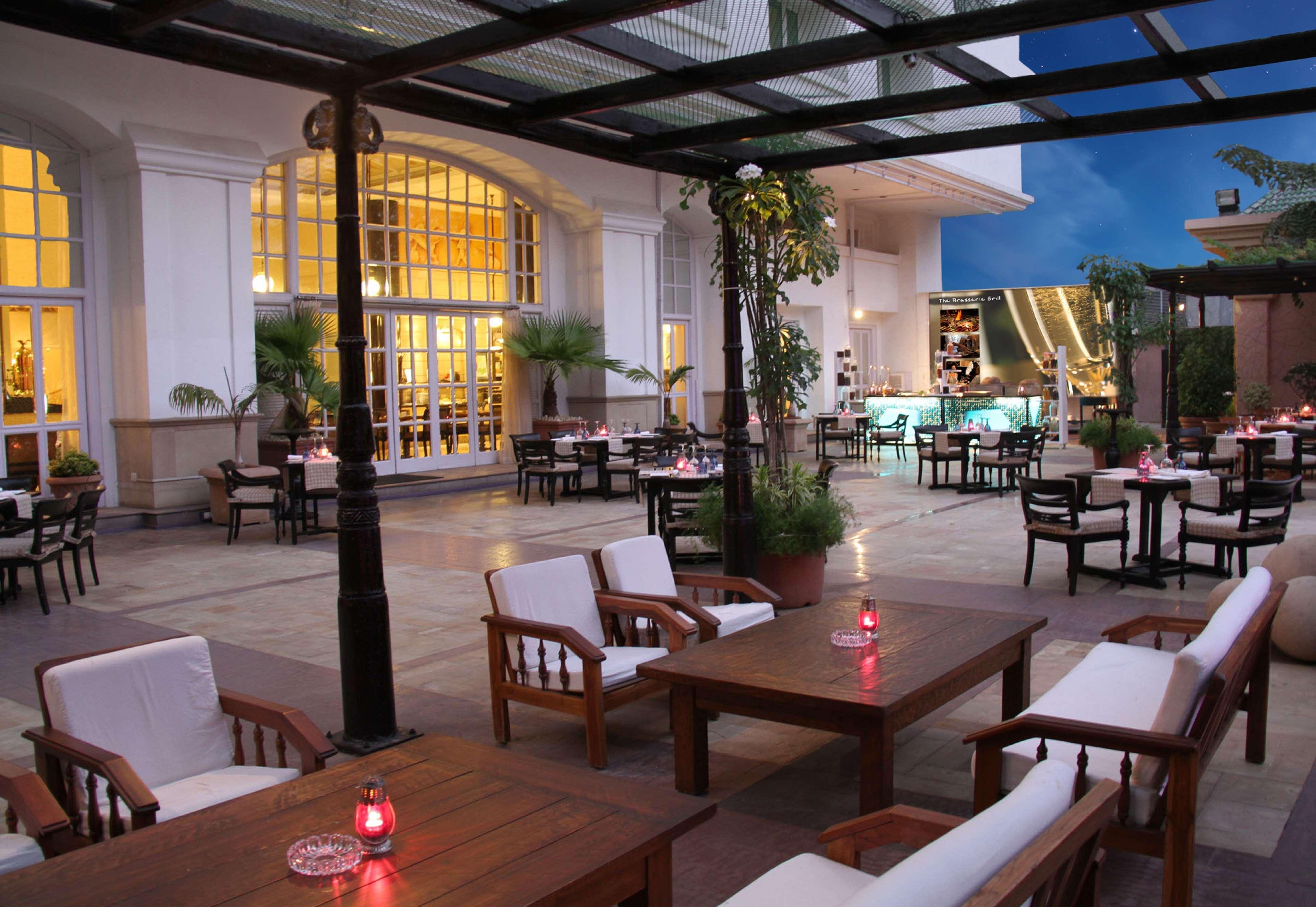 Hilton Mumbai International Airport Hotel Exterior foto The hotel's lobby
