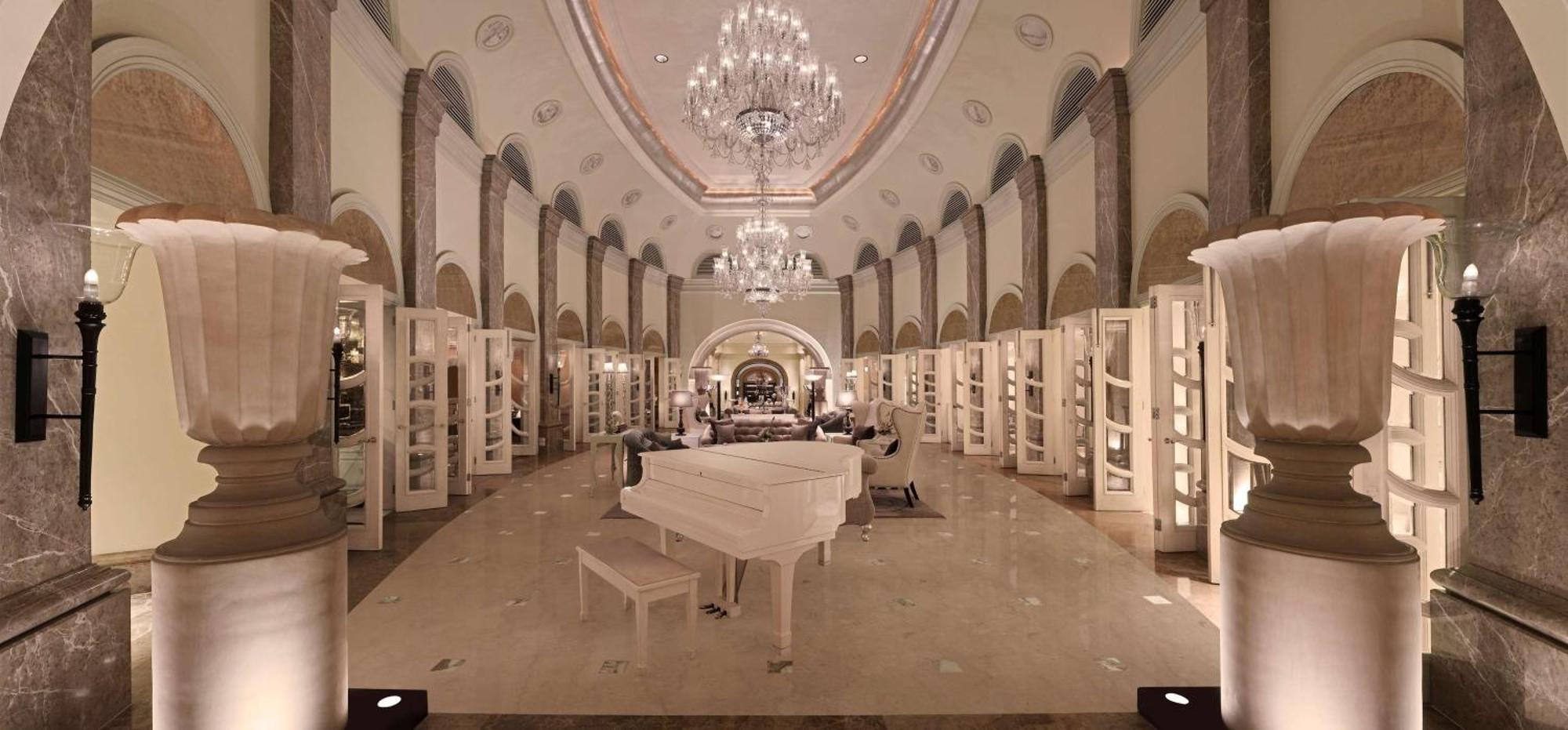 Hilton Mumbai International Airport Hotel Exterior foto The lobby of the hotel
