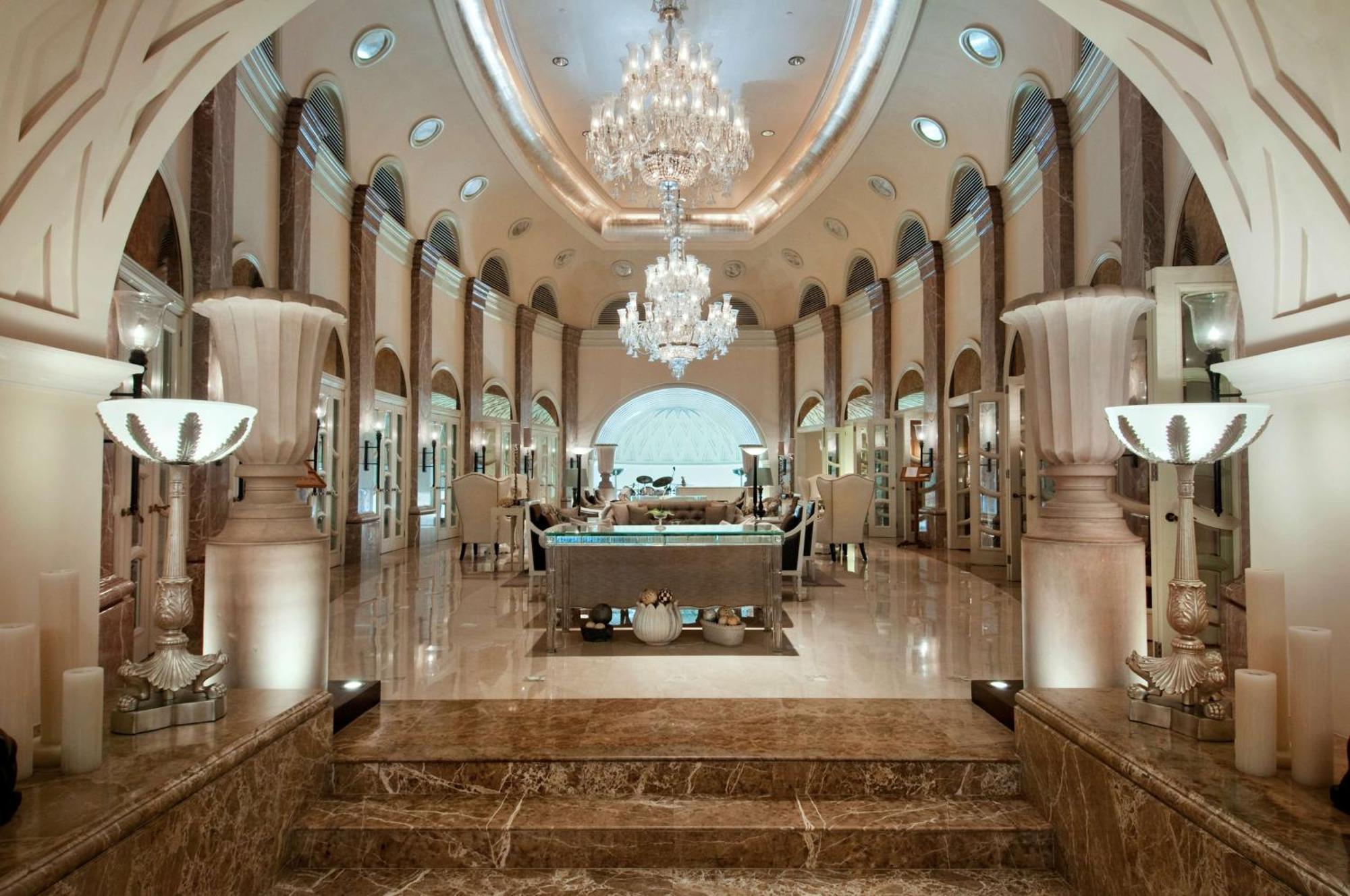 Hilton Mumbai International Airport Hotel Exterior foto The lobby of the hotel